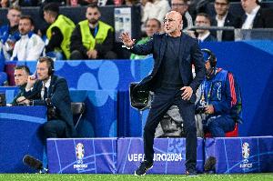 马卡：西班牙vs格鲁吉亚赛前天气恶劣，草皮状况可能会受到影响